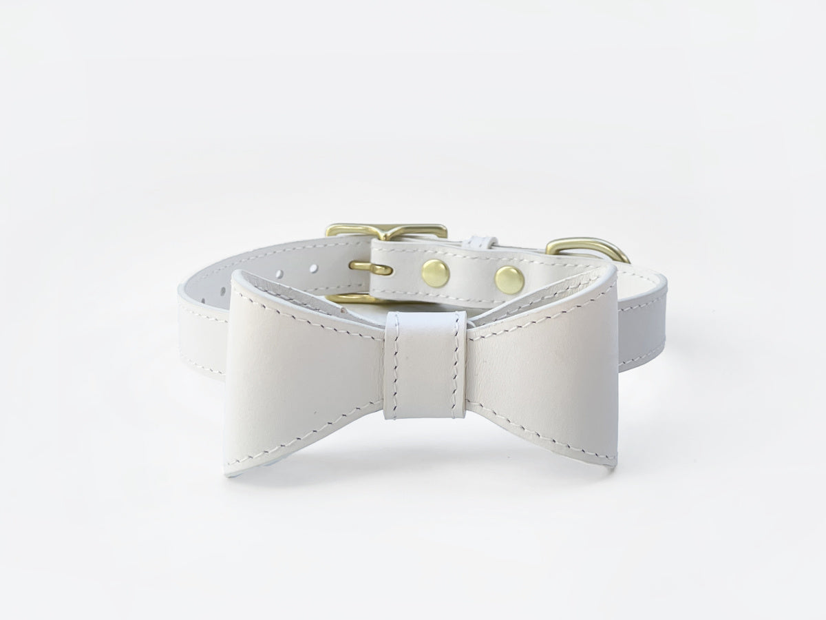 Off White leather collar with removable bow
