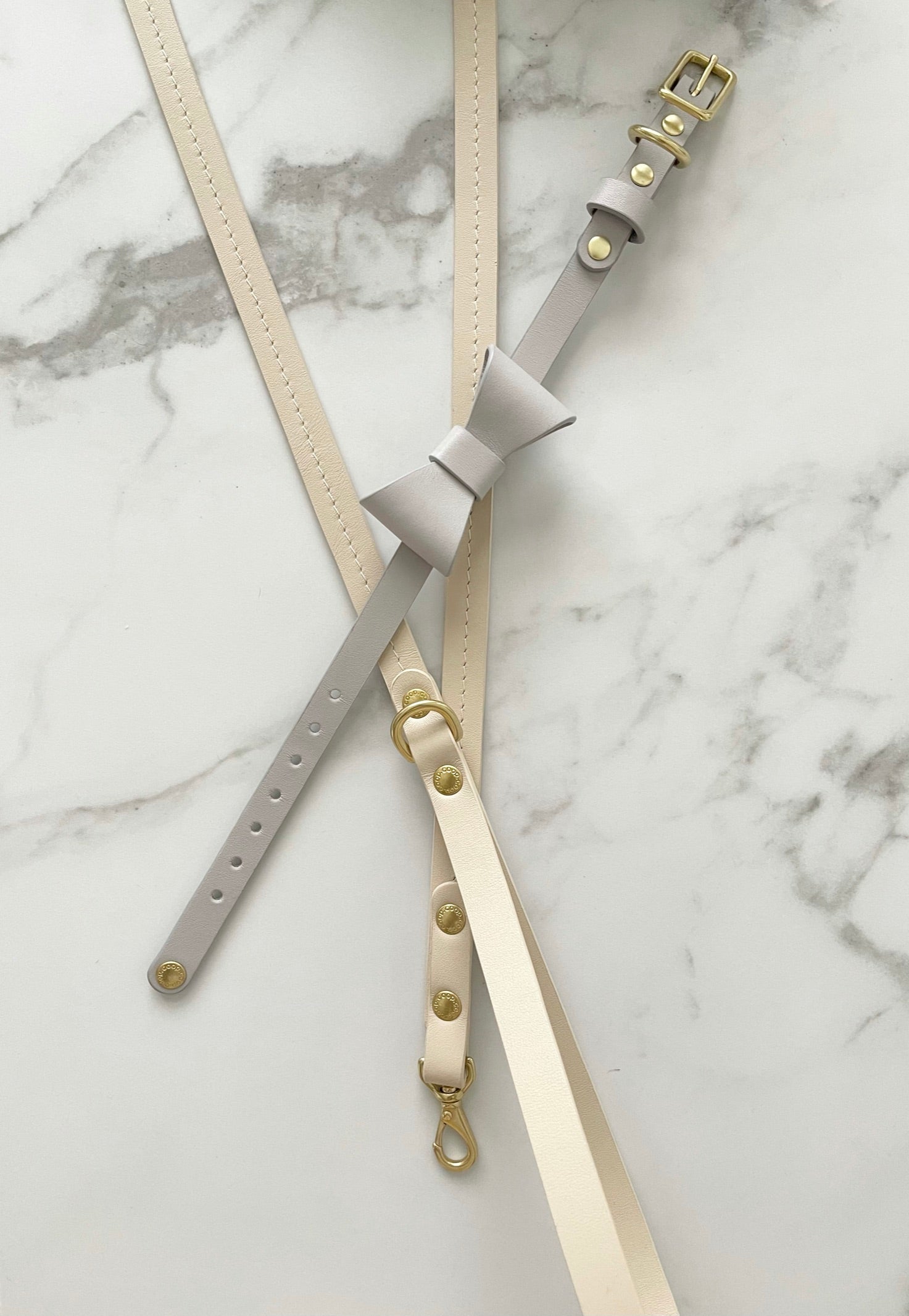 Pearl gray leather collar with removable bow