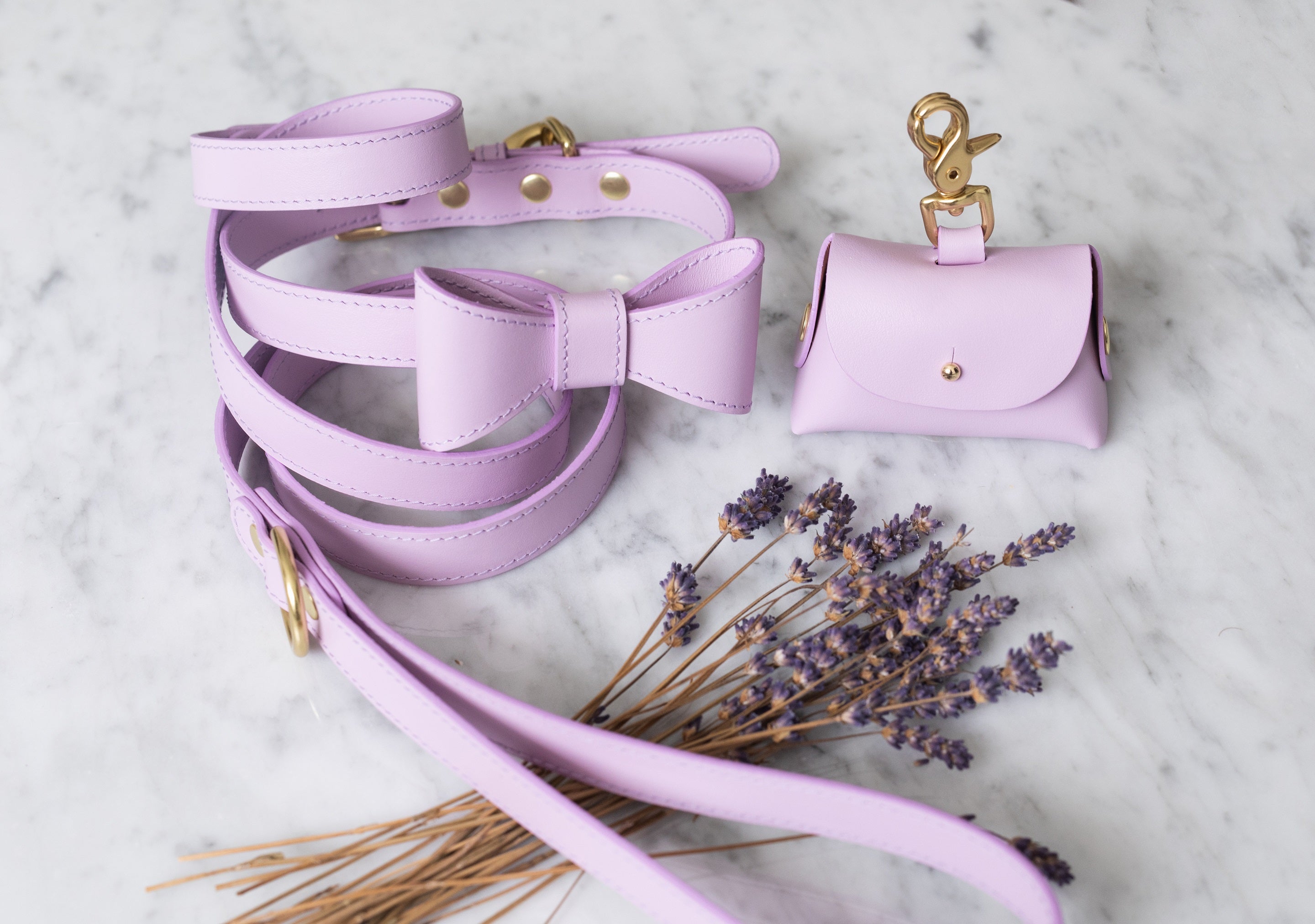 Lilac leather collar with removable bow
