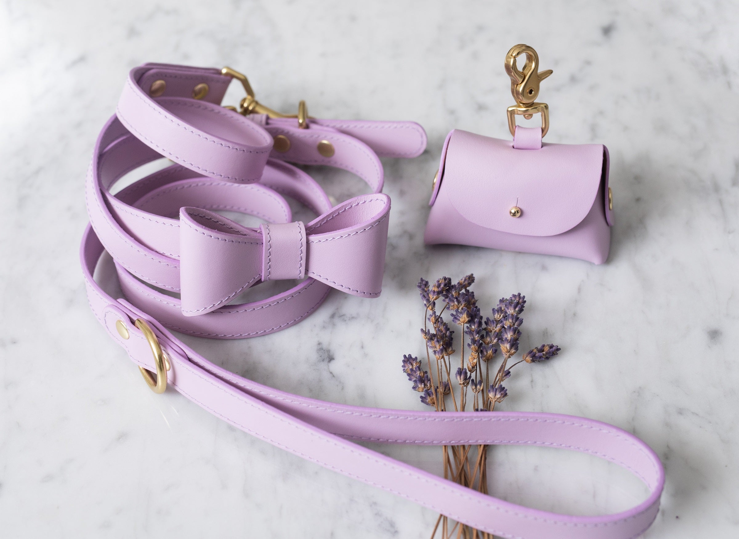Lilac leather leash