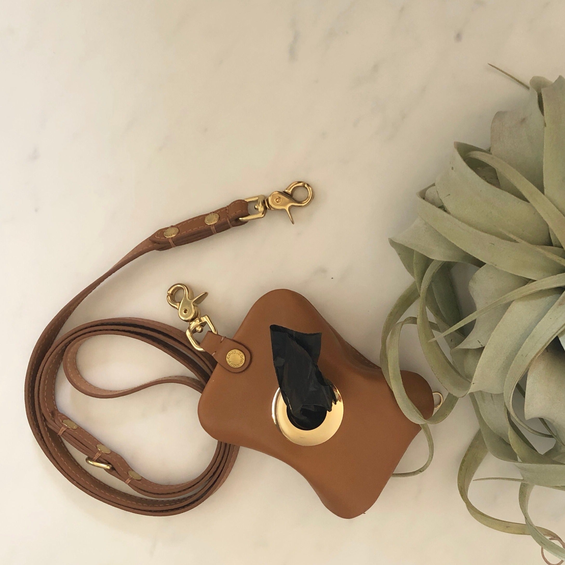 ACE Cognac  poop bag pouch